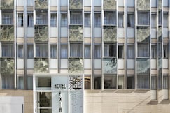 Ekta Hotel, Paris